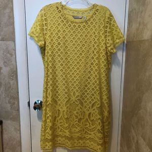 Isaac Mizrahi  Stretch Lace Short Sleeve Dress
